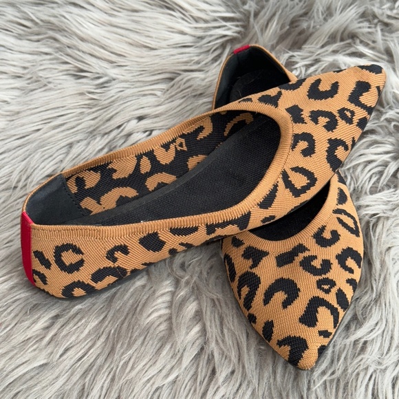Serra Shoes - EUC Serra Leopard Print Recycled Textile Flexible Flats Size 9